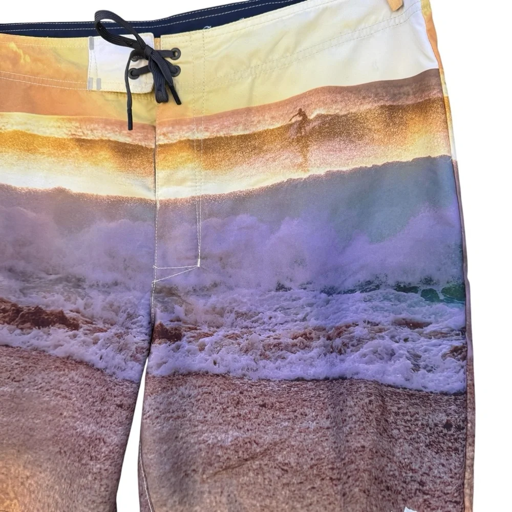 Tommy Bahama Board Shorts Size 38 Beach Swim trunks Artist Series SPF 30 NWT - Picture 4 of 7